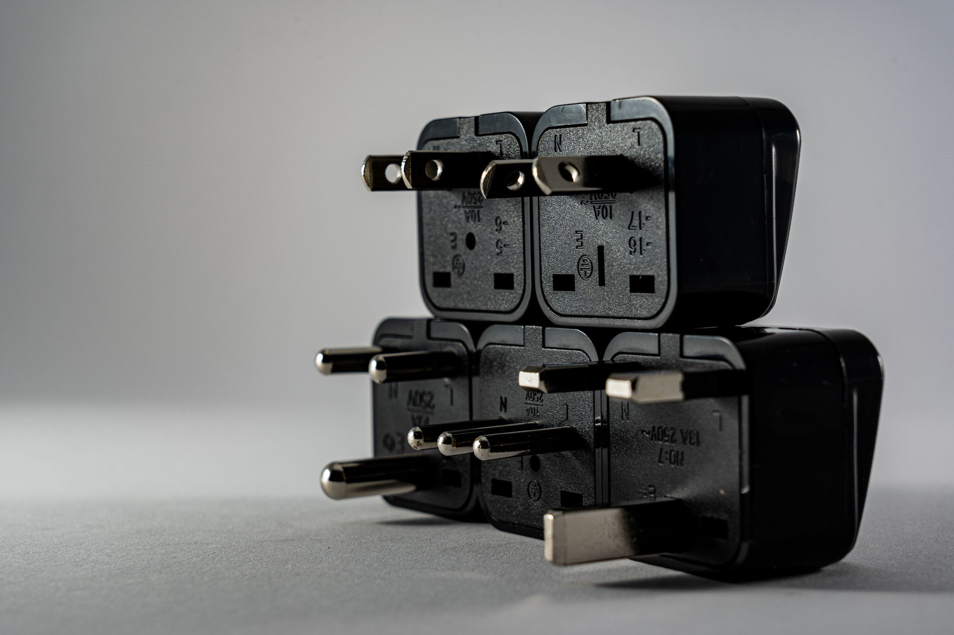 Univerzális utazó adapter USB-C porttal